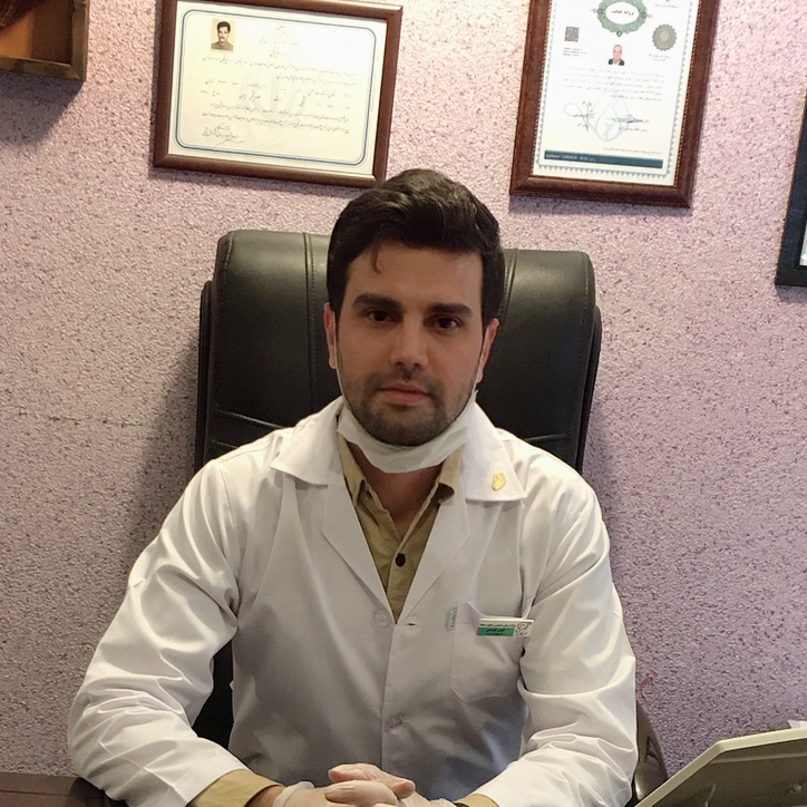 کارشناس آرش کریمی