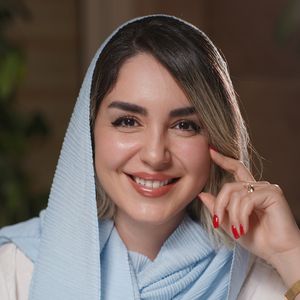 نازنین مهرآور