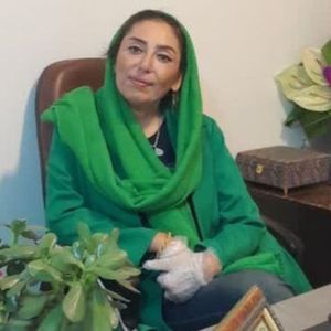 انوشه اسدی