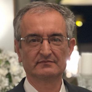 بهمن علیزاده