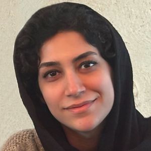 بنفشه صادقی