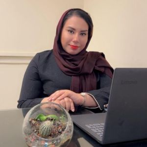 فروغ حسینی پور
