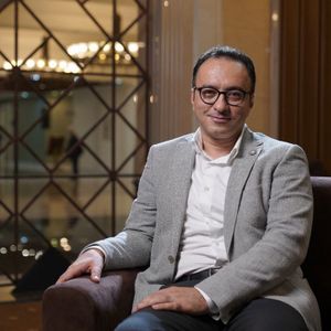 فرزاد سینا