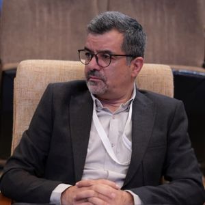 حسین پوستچی
