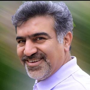 منصور حقیقت لاری