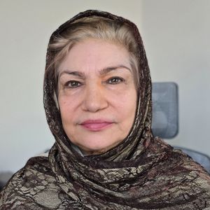مینا عظیمی