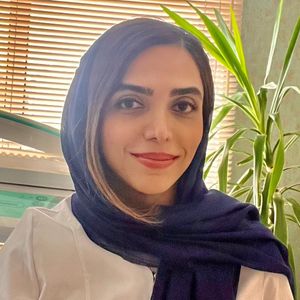 منا نجفی