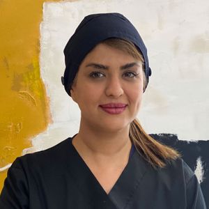 ناهید نصرآبادی تخصص ایمپلنت دندان
