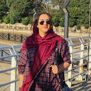 نرجس اقبالی