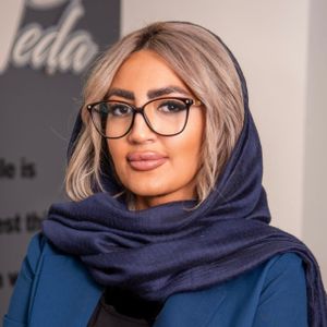 ندا استادموحد