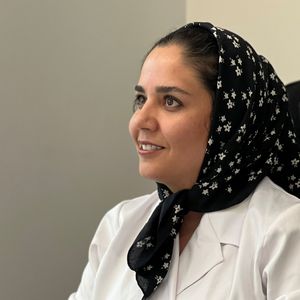 نگار فیضی