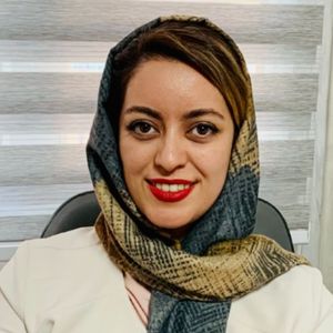 نیلوفر کریم آبادی