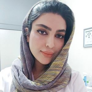 نیلوفر پیشکار