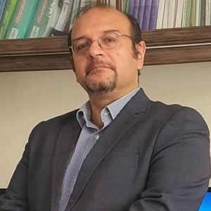 رضا شیاری