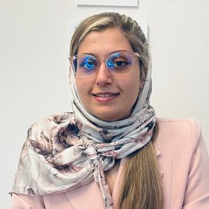 رویا باقری