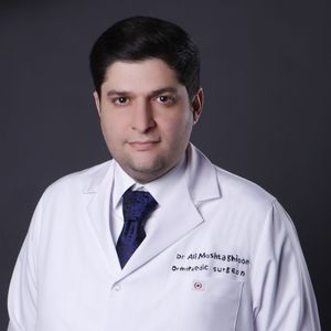 سید علی مشتاقیون