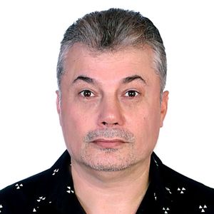 یاشا عمیدی