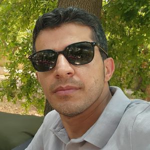 یزدان ایزدی