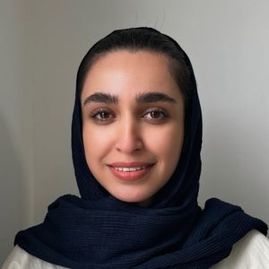 زهرا حسینی
