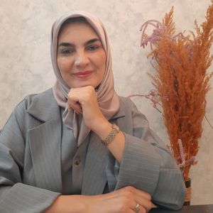 زهرا محمودی