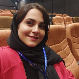 زهرا صادقی