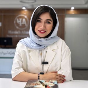 هانیه احمدی