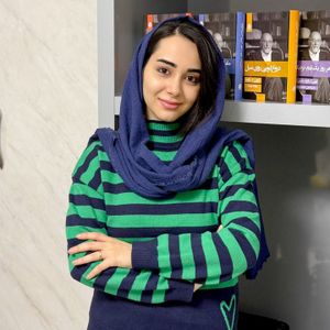هستی فرزامی کیا