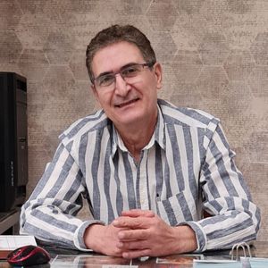 نادر کاشفی مشاور
