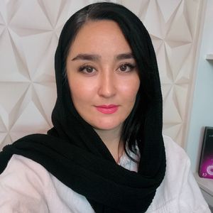 ناهید فولادی