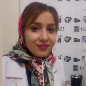نسرین رستمی
