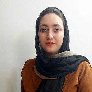 نازنین لاهیجانیان
