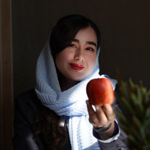 راضیه حسینی