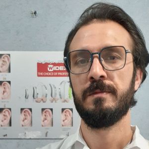 یاسر اکبری