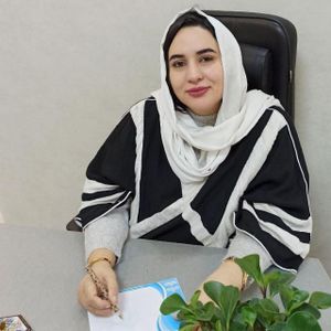 زینب دستوریان